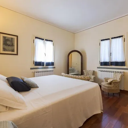 Elena Villa Cortona